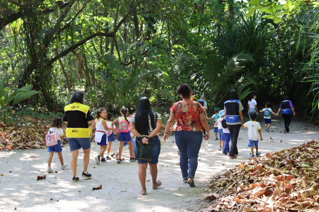 Alunos da Escola Sesc Jaraguá participam de passeio em reserva ambiental