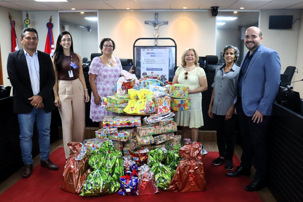 Sesc Alagoas e FETIPAT coletam brinquedos arrecadados pelo TRT/AL para a campanha “Brinquedo = Sorriso”