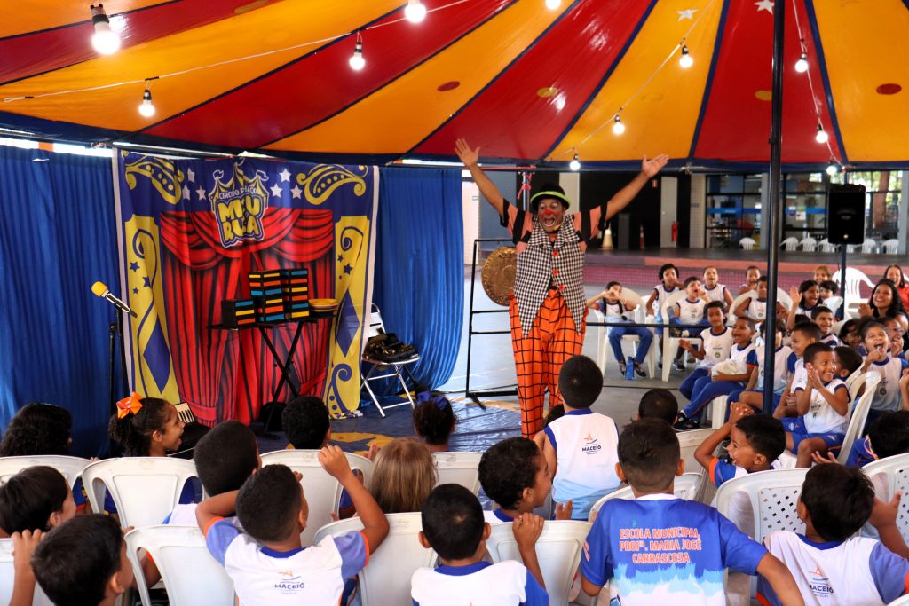 Sesc em Cena oferece espetáculo circense para alunos de escolas municipais de Maceió