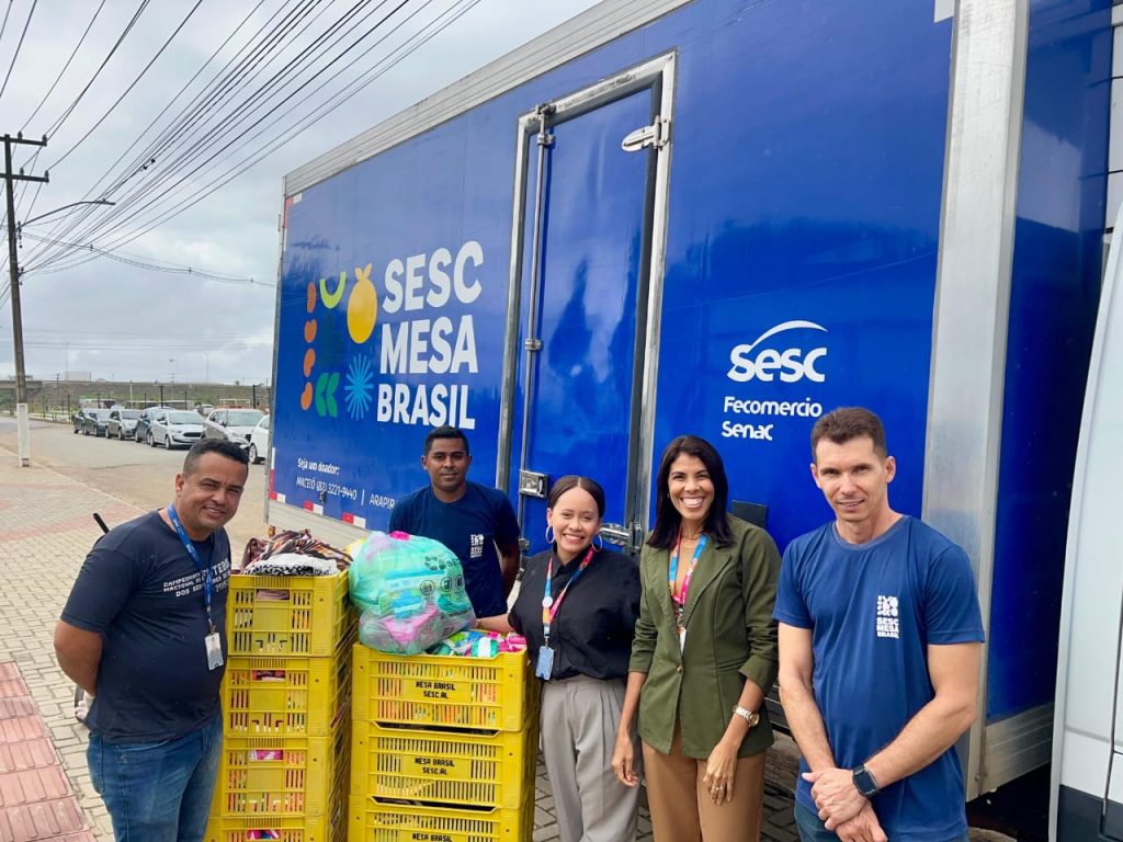 Sesc Mesa Brasil entrega doações de absorventes e roupas a entidade social de Girau do Ponciano