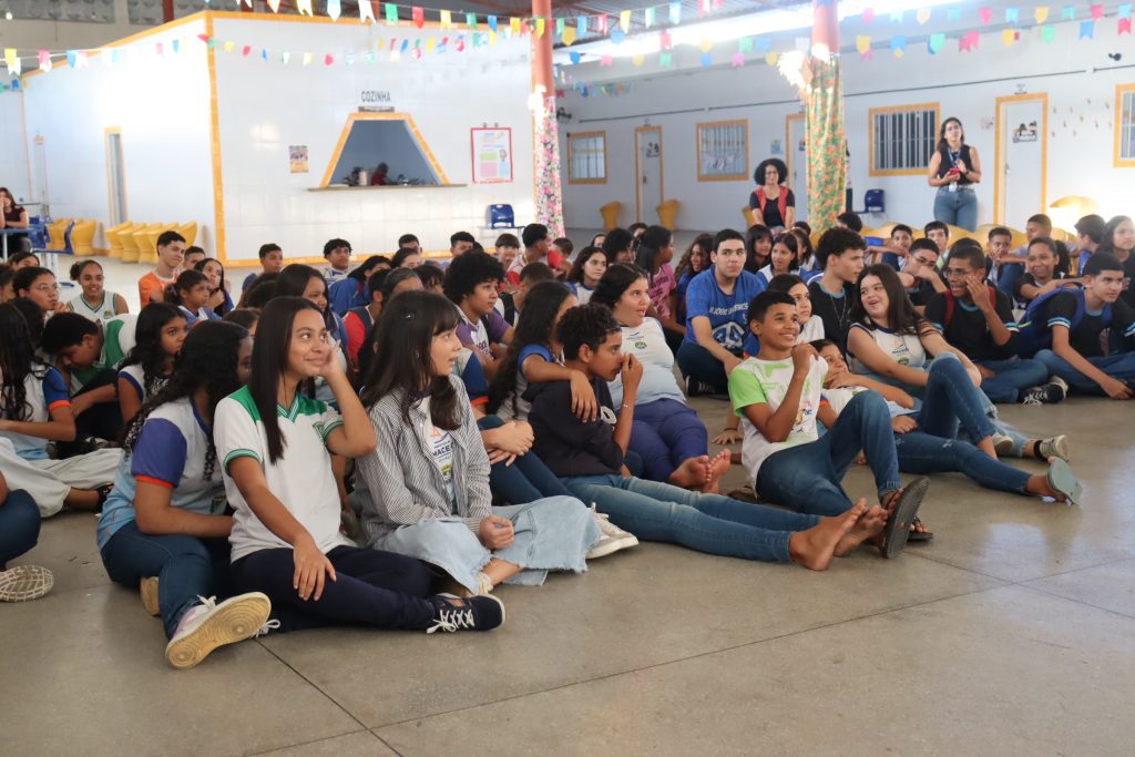 Sesc Alagoas promove conscientização sobre saúde sexual em escola pública de Maceió