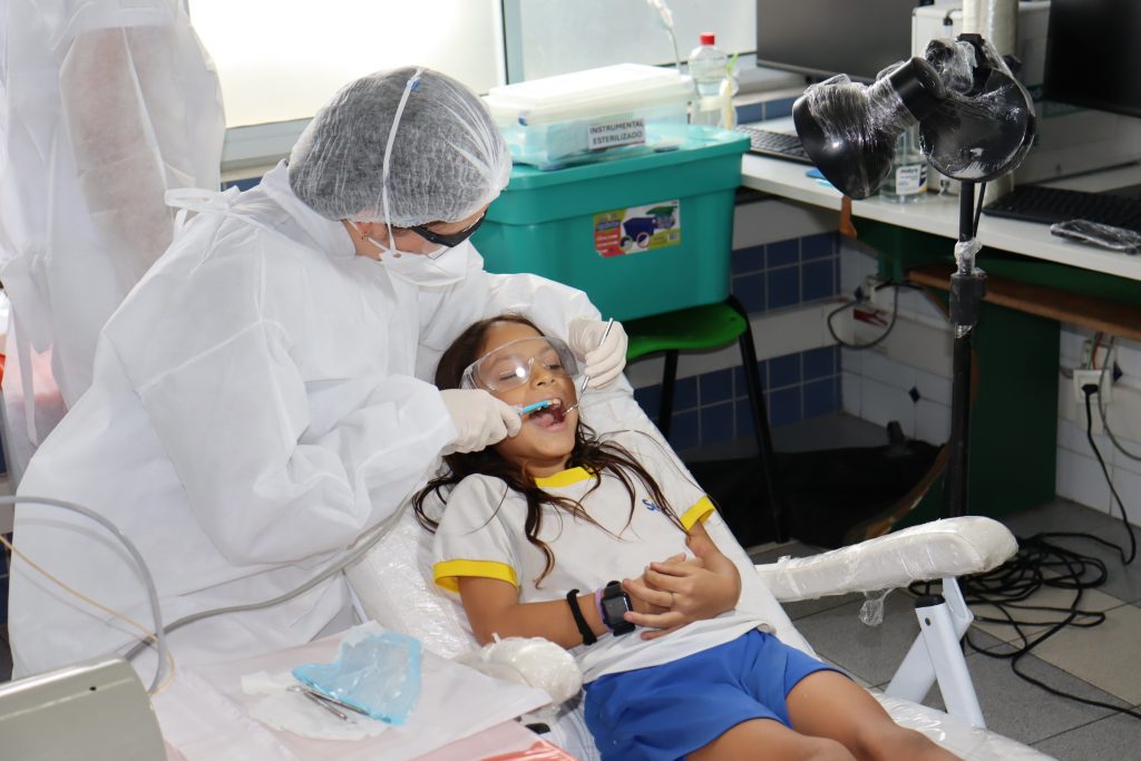 Estação Sorriso leva atendimento odontológico para a Escola Sesc Jaraguá